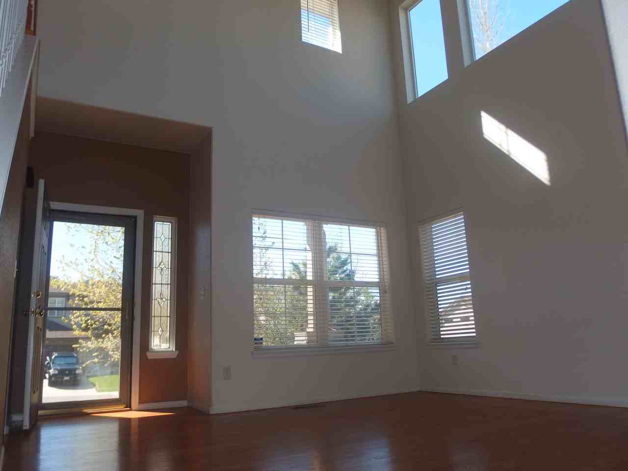 9816 S Holland St - Photo 3 of 22