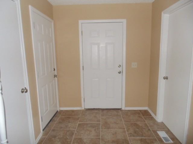 10421 White Oak Canyon Rd - Photo 3 of 17