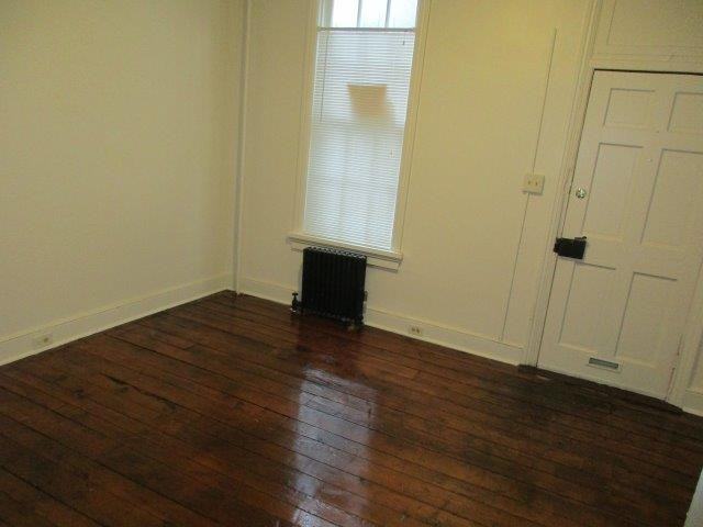 711 Prince Alley - Photo 3 of 15