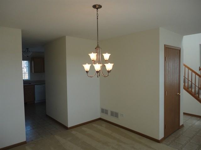 1836 Sunset Ln - Photo 3 of 13