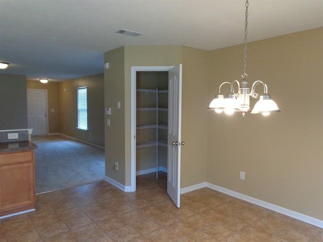 508 Shoreline Ln - Photo 2 of 10