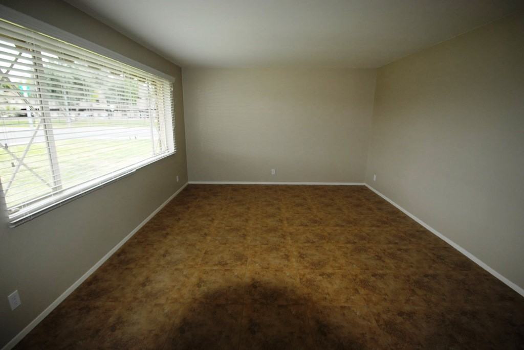 611 W Vine Ave - Photo 3 of 15