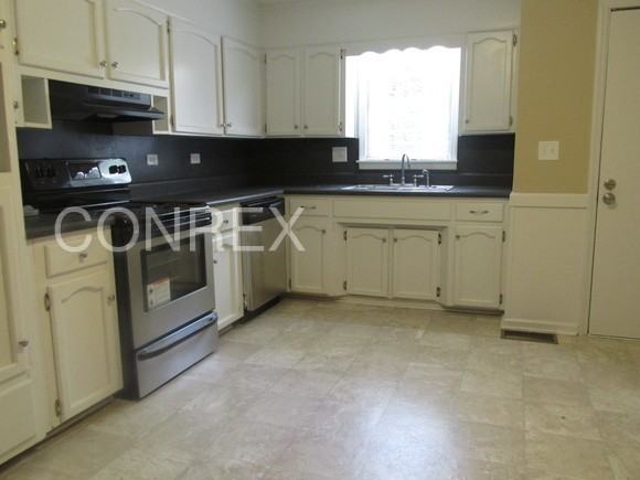 1501 Hendrix Dr - Photo 2 of 17