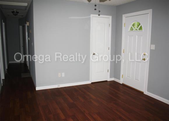 204 Connie St - Photo 2 of 7
