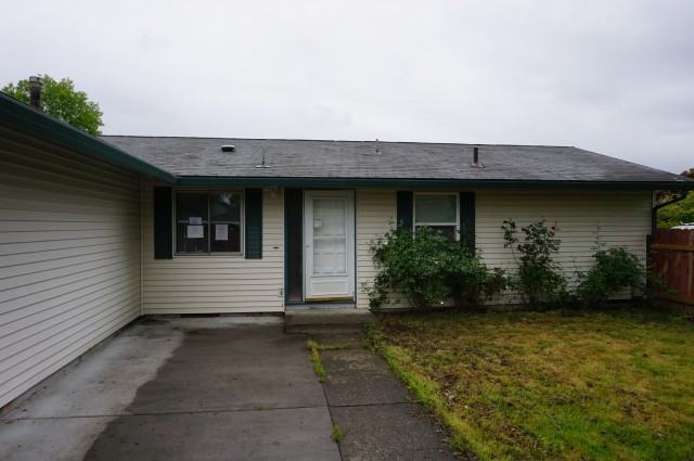 1750 NE Liberty Ave - Photo 2 of 10