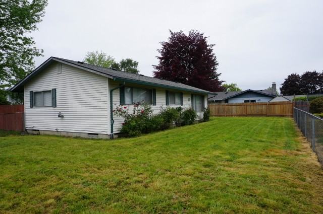 1750 NE Liberty Ave - Photo 3 of 10