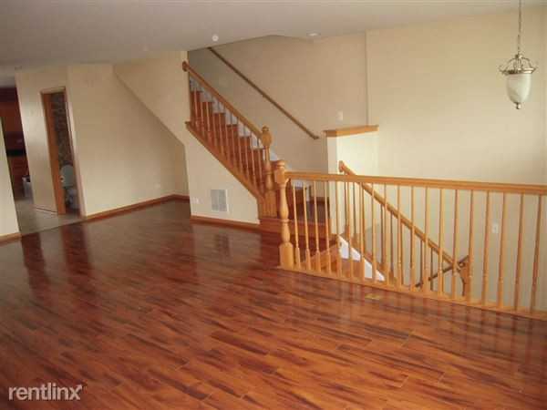 1225 Derry Ln - Photo 2 of 7