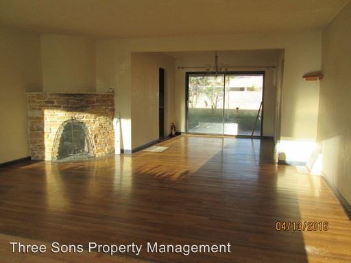 204 Laguayra Dr NE - Photo 2 of 10