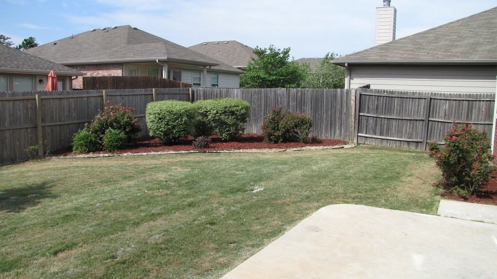 3748 Sapphire St - Photo 2 of 16