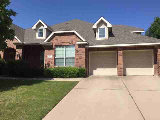 1200 Thistle Ln - Photo 2 of 20