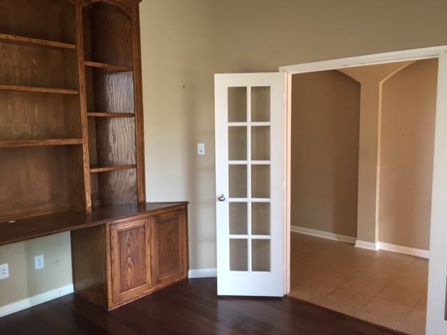 1200 Thistle Ln - Photo 3 of 20