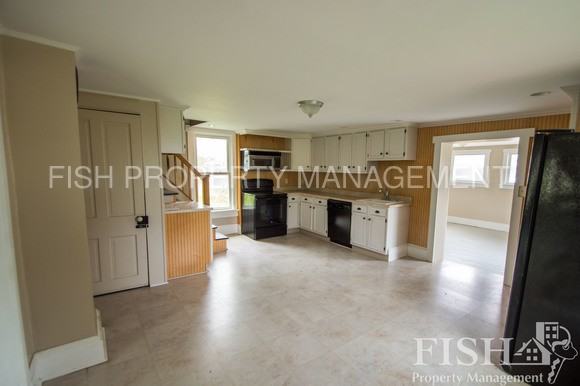 1219 Saegers Station Rd - Photo 2 of 10