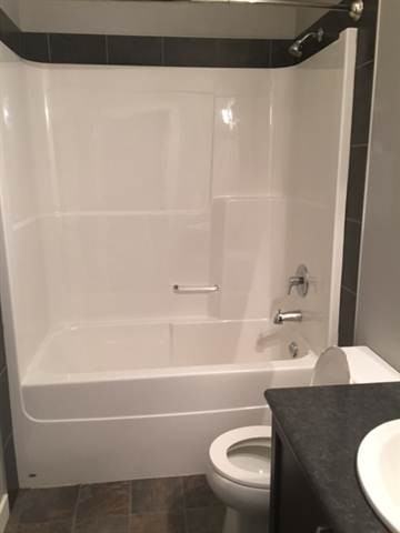 10202 88 A St - Photo 2 of 5