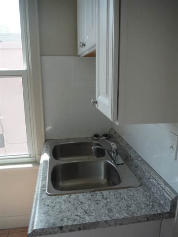 55 Colborne St S - Photo 3 of 8