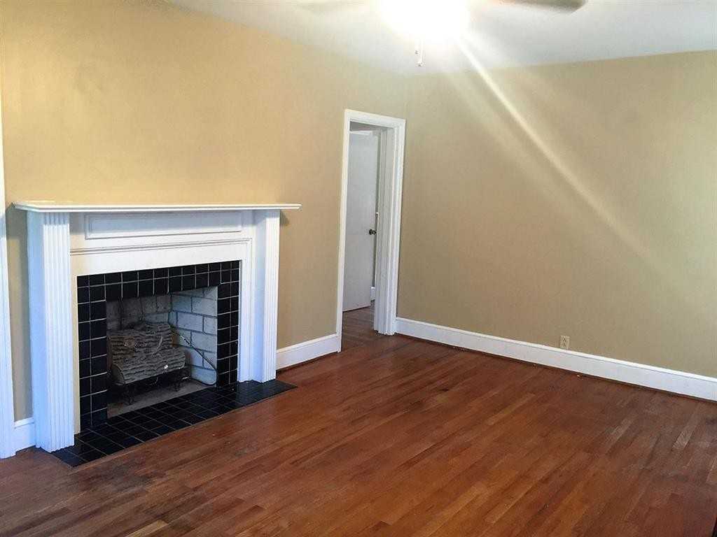 34 S Wood St - Photo 2 of 15