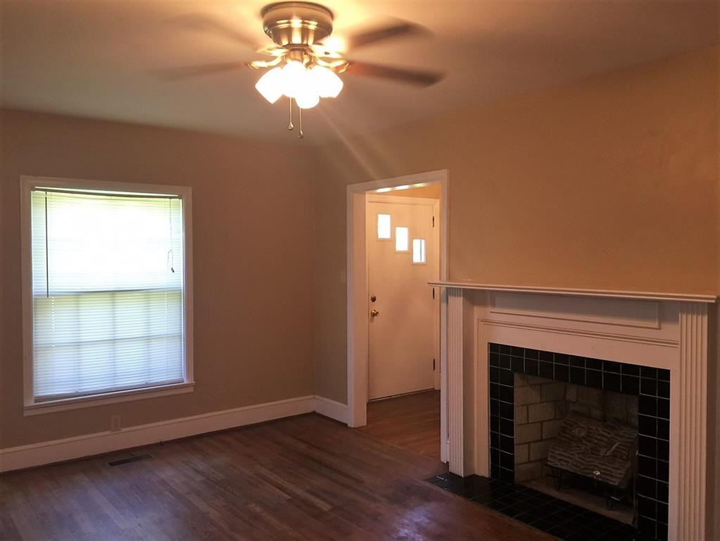 34 S Wood St - Photo 3 of 15