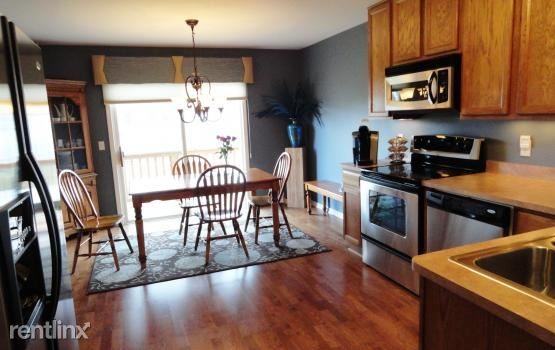 206 Vista Dr N - Photo 3 of 12