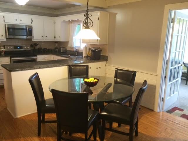 31 E Governor Dr - Photo 3 of 27