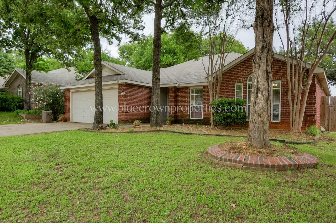 108 Yosemite Dr - Photo 2 of 20