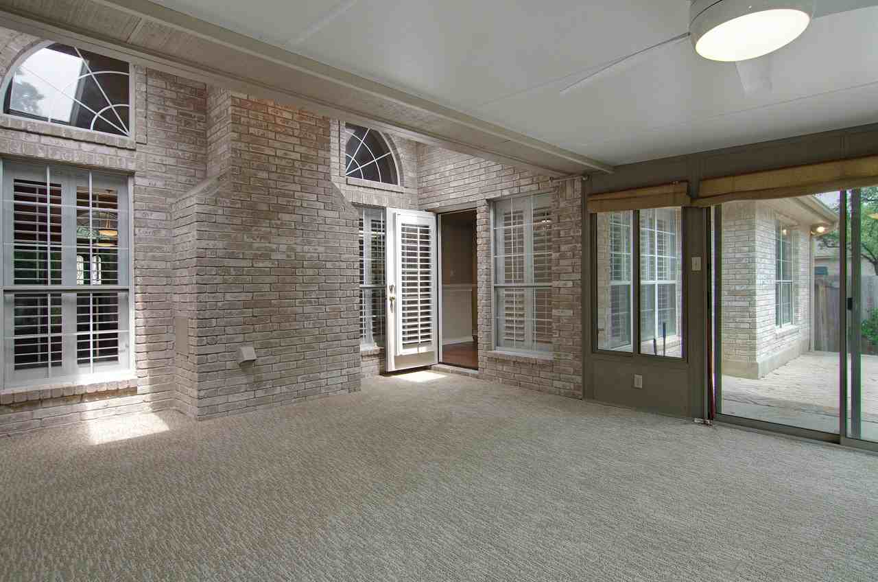 107 Antler Cir - Photo 2 of 25