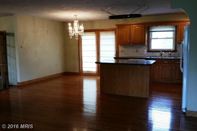 13676 Countryside Dr - Photo 2 of 14