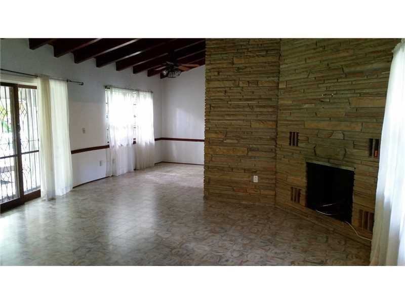 3128 Coconut Grove Dr - Photo 2 of 8