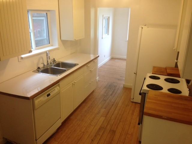 407 Avenue C South - Photo 2 of 8