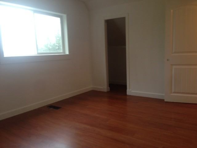 407 Avenue C South - Photo 5 of 8