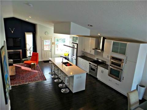 9829 66 Ave - Photo 3 of 8