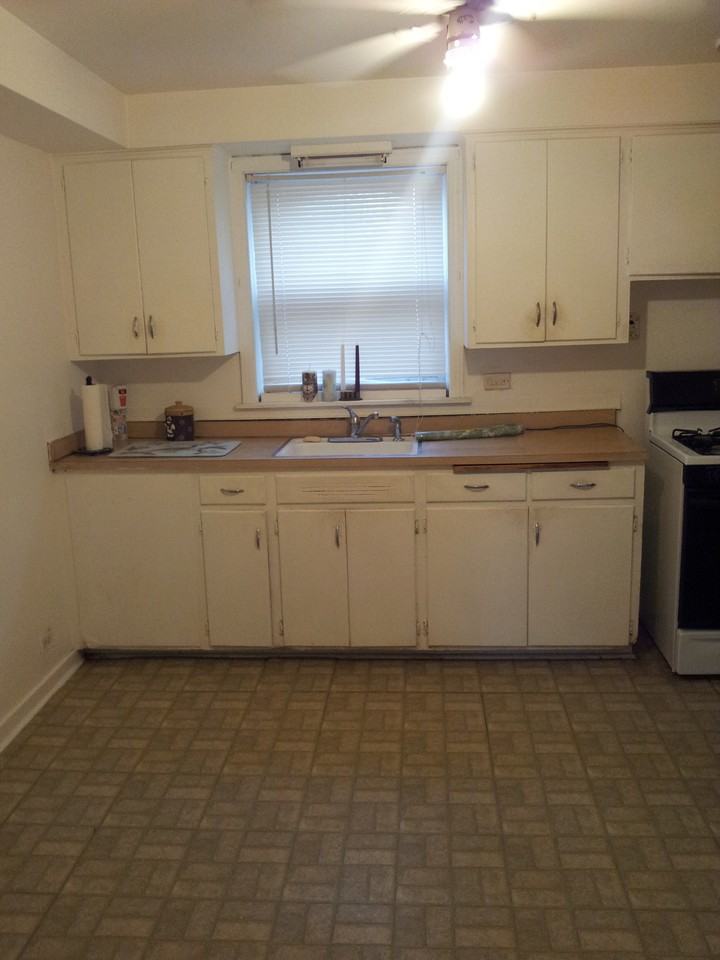 1035 Linden Ave - Photo 3 of 5