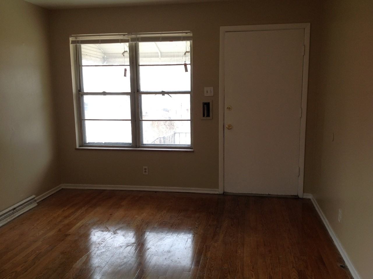 6206 Emma Ave - Photo 2 of 10