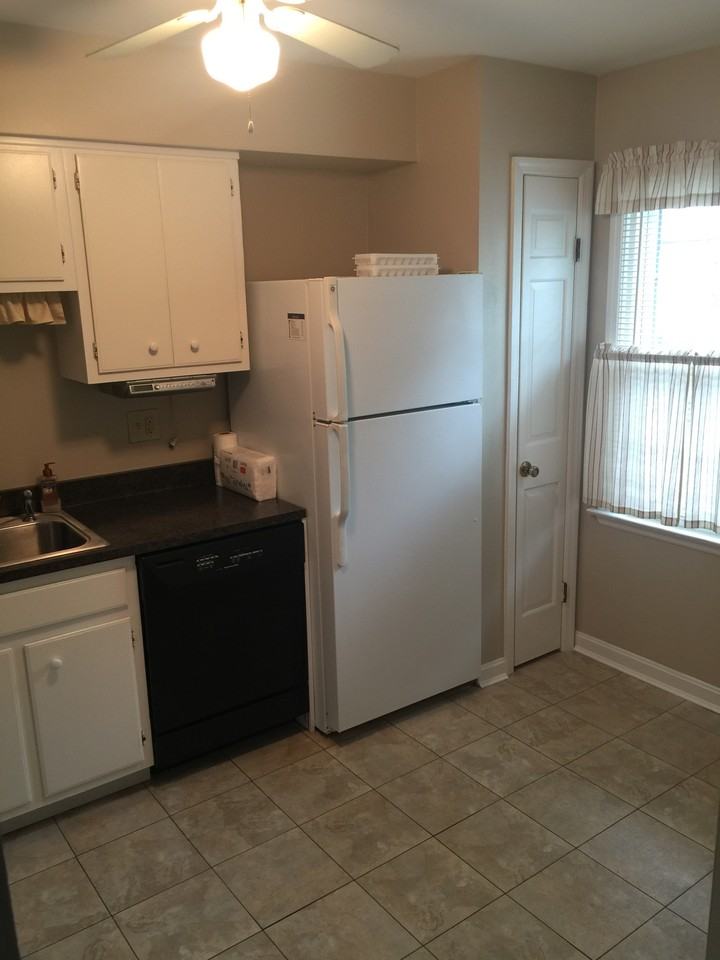 9771 Bunker Hill Ln - Photo 3 of 15