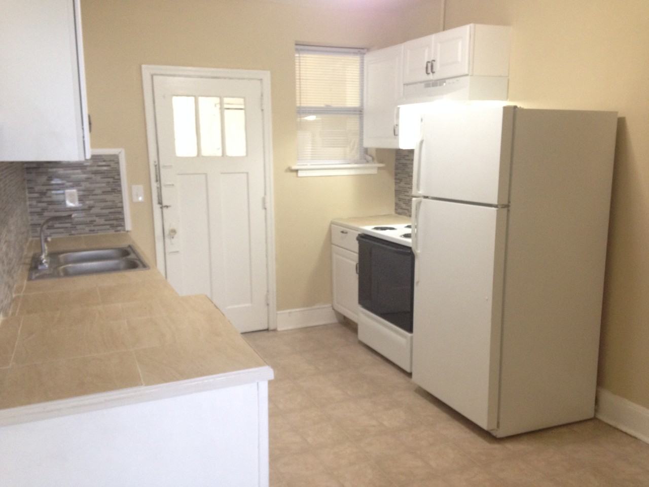 1011 Munsen Spring Dr - Photo 2 of 6