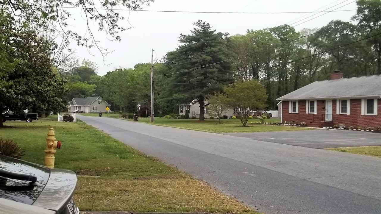 205 Spruce St - Photo 2 of 12