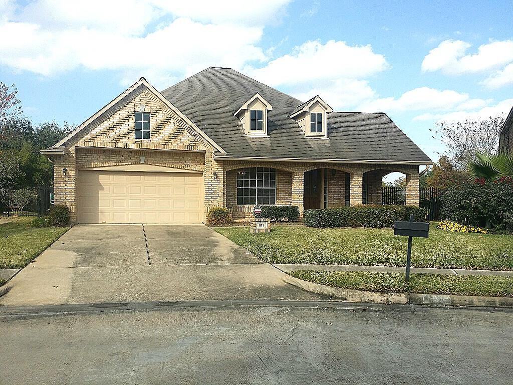 811 Harbour Pl - Photo 2 of 32