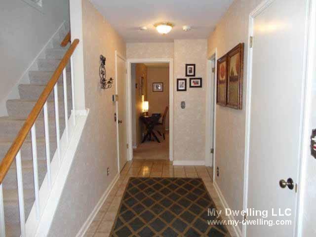 10039 Kirkland Ct - Photo 3 of 20