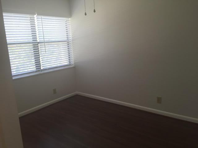 105 Tropic Isle Drive 27u - Photo 2 of 5