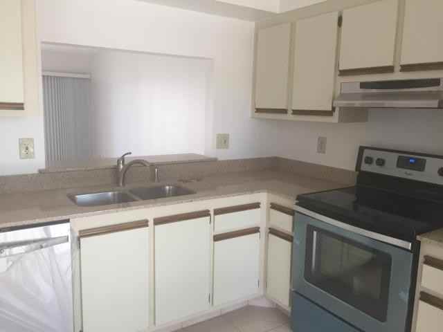 105 Tropic Isle Drive 27u - Photo 3 of 5