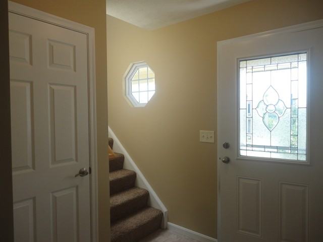 10204 Meadow Glen Dr - Photo 2 of 15