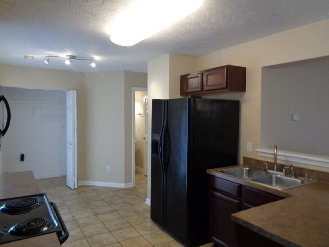 4568 Hawthorn Dr - Photo 3 of 11