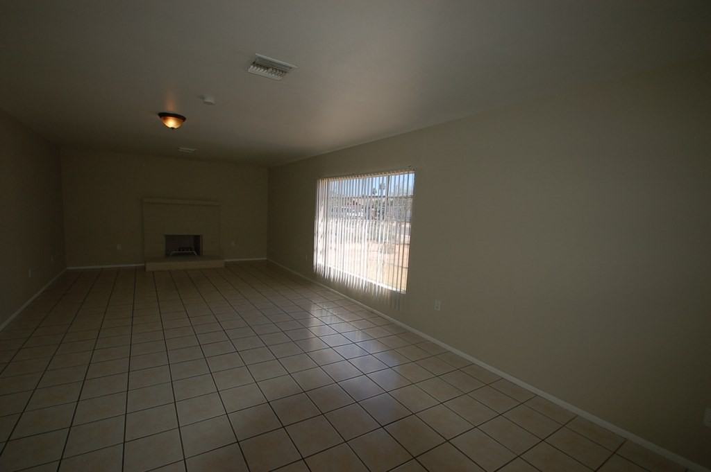 2902 E Atlanta Ave - Photo 3 of 14