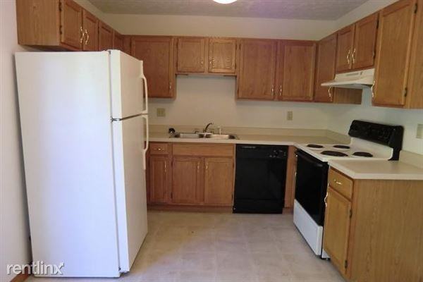 755 Village Dr - Photo 3 of 9