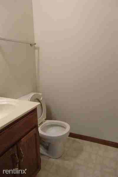 103 Rolling Oaks Dr - Photo 2 of 9