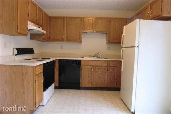 103 Rolling Oaks Dr - Photo 3 of 9