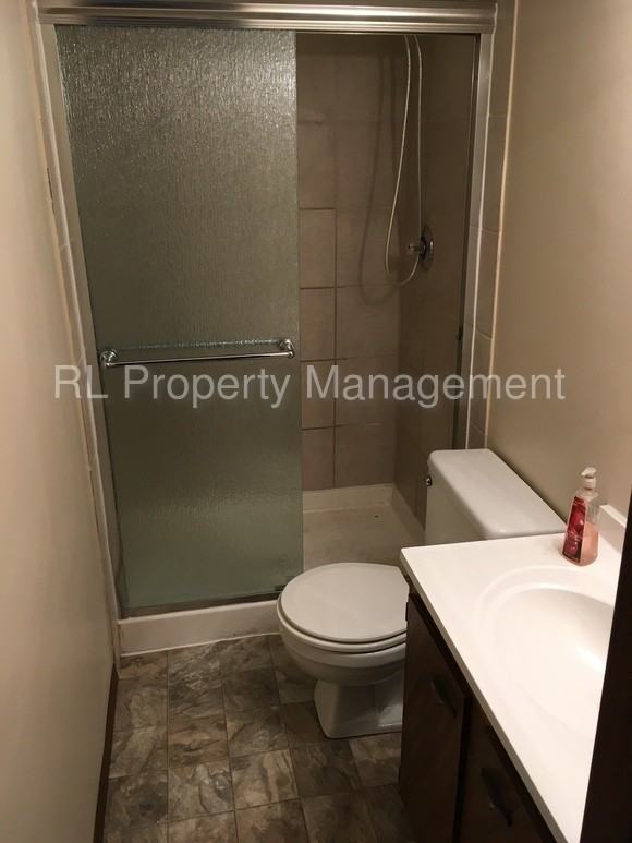 5193 Taylor Ln Ave - Photo 3 of 9