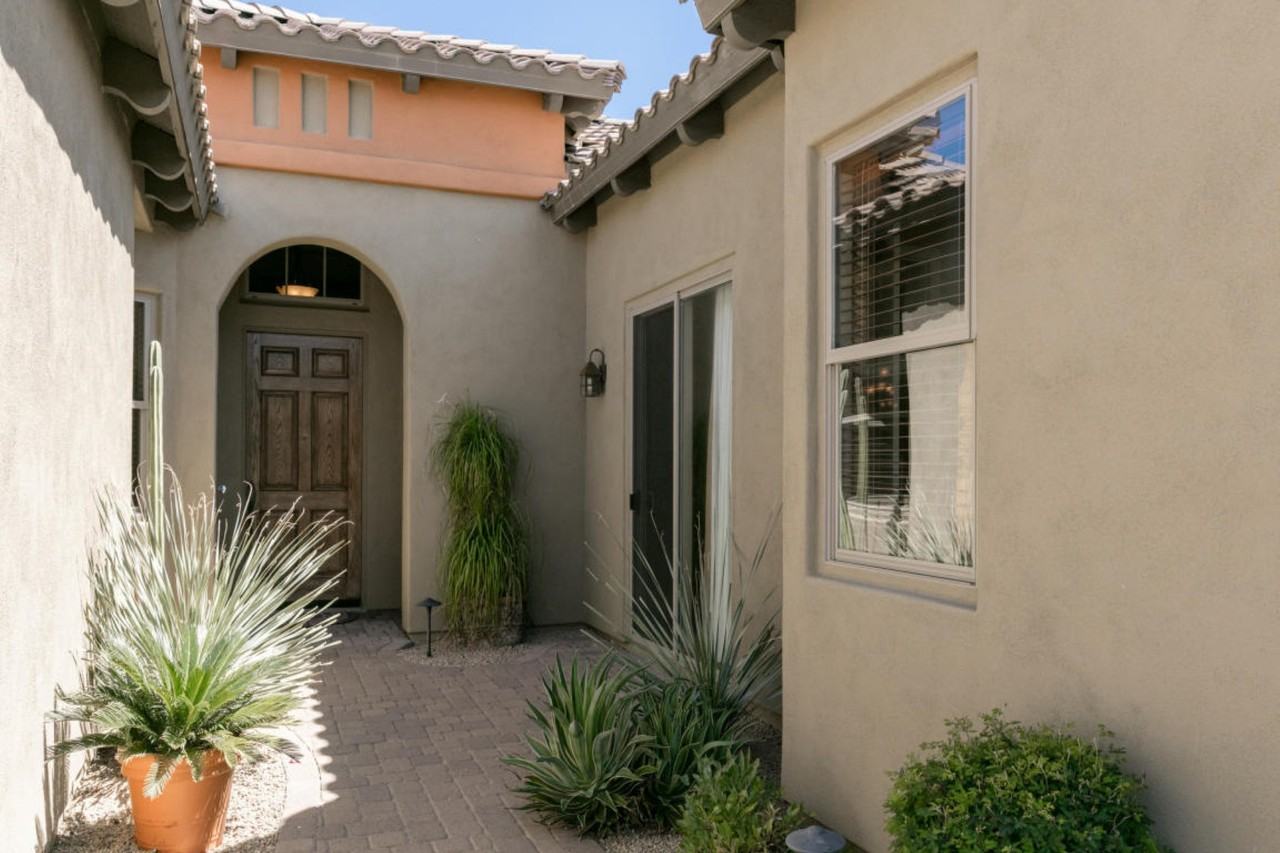 3938 E Daley Ln - Photo 3 of 20