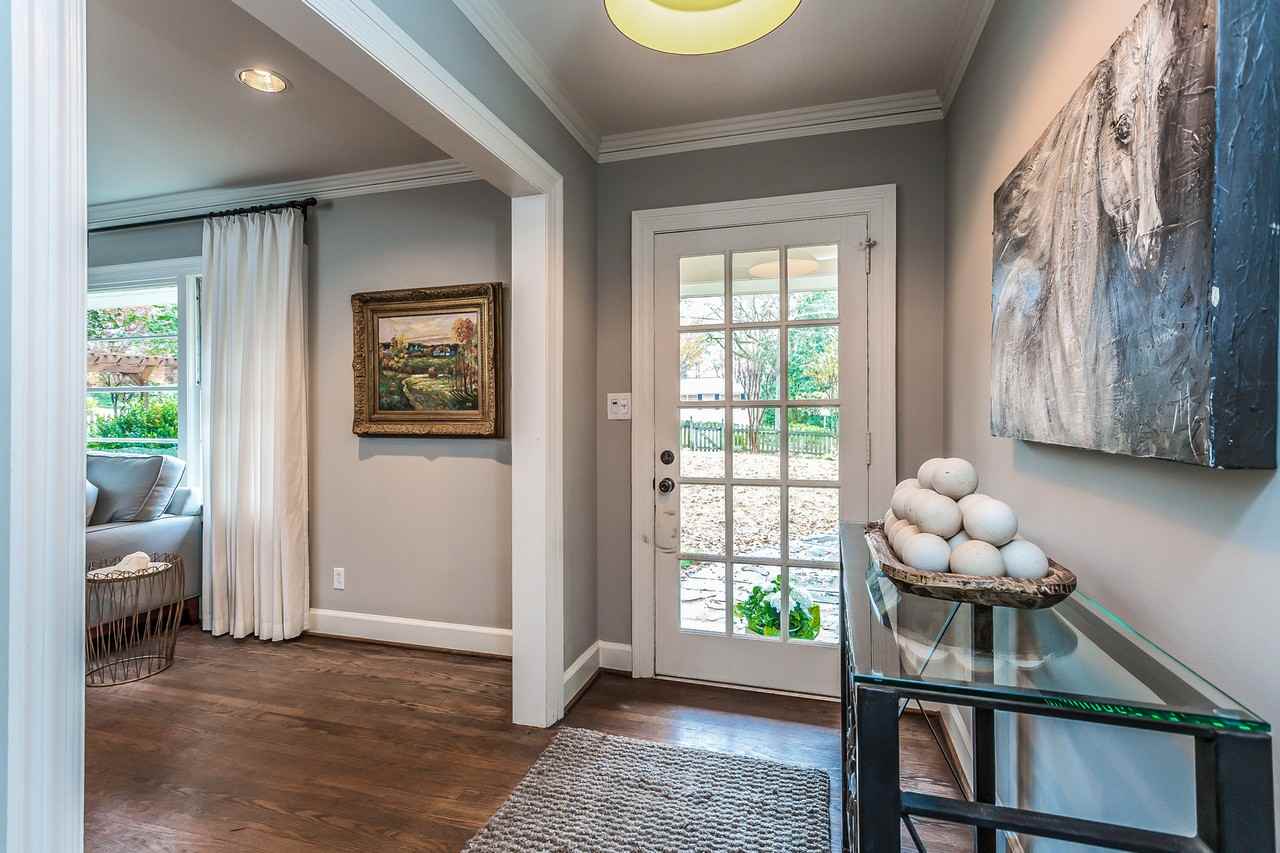 487 Bryn Mawr Ln NW - Photo 2 of 19