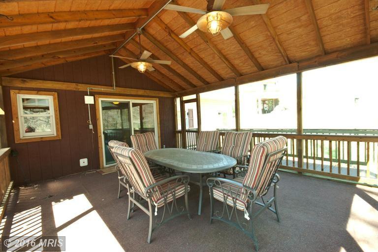 304 School House Ln - Photo 3 of 30