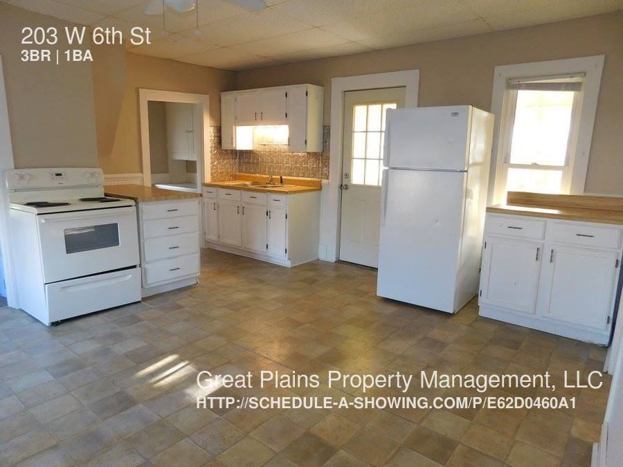 203 6th St #1 - Photo 2 of 14