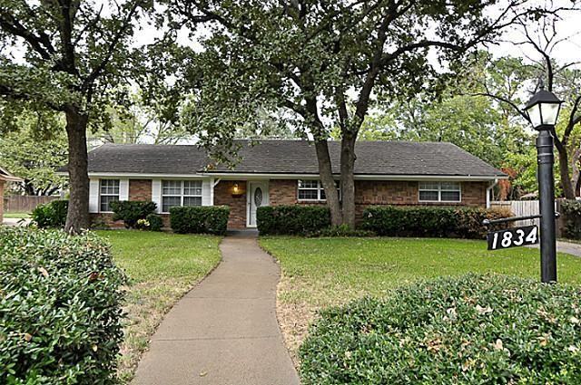 1834 Cypress Dr - Photo 2 of 25